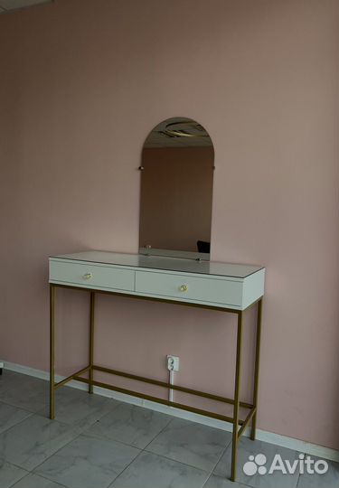 Туалетный столик консоль