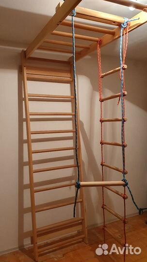 Шведская стенка с рукоходом для взрослых и детей