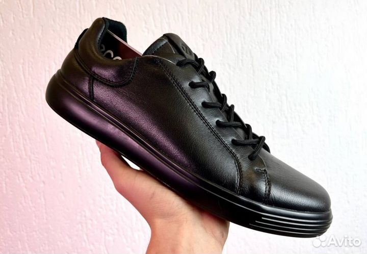 Кроссовки Ecco современные