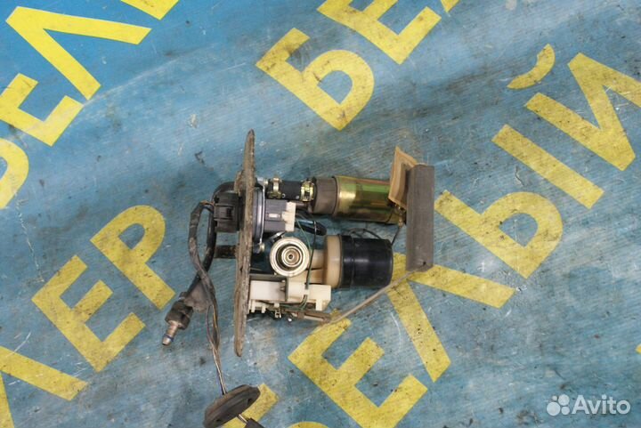 Топливный насос + дут Toyota Avensis