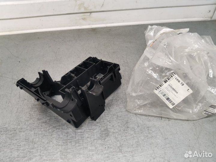 Корпус блока предохранителей Nissan Qashqai+2