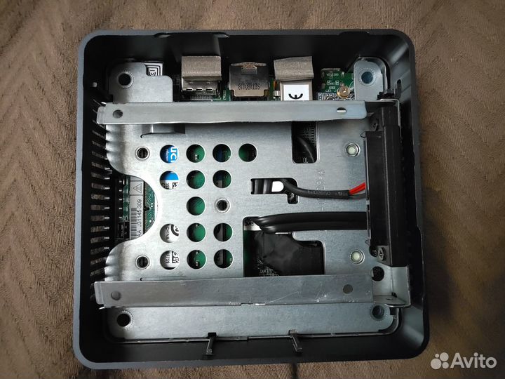 Мини пк Intel NUC 7I7BNH