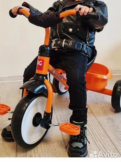 Велосипед новый трёхколёсный