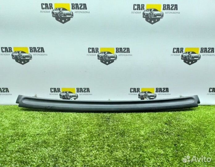 Накладка (молдинг) крышки багажника Renault7700845257