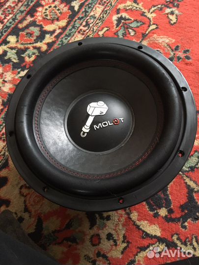 Автомобильный сабвуфер