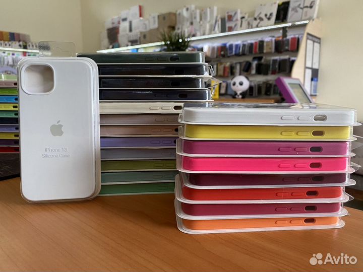 Чехлы Silicone Case iPhone 13 на бульваре)