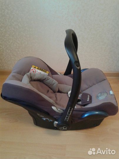 Продам детское автокресло Maxi-Cosi CabrioFix