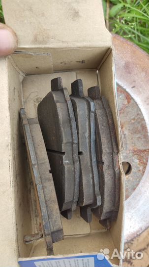 Рулевая рейка и тормозные диски на Тойота Королла