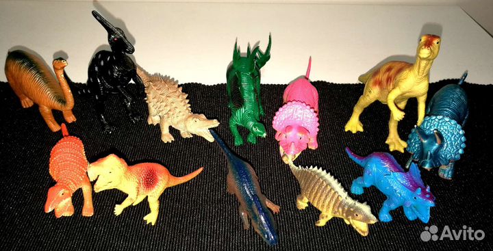 Игрушки Ландрин из киндеров,динозавры,рыцари