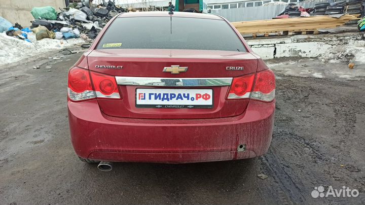 Накладка двери передней правой Chevrolet Cruze 959