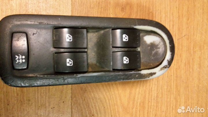 Блок управления стеклоподьемниками Рено сценик 2