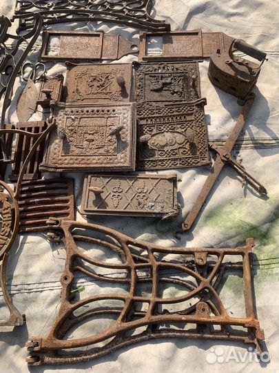 Старинные антикварные предметы из чугуна