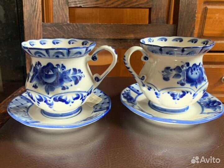 Чашки и чайные пары Гжель