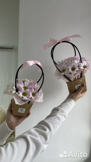 Бюджетные сумочки с цветами на выпускной