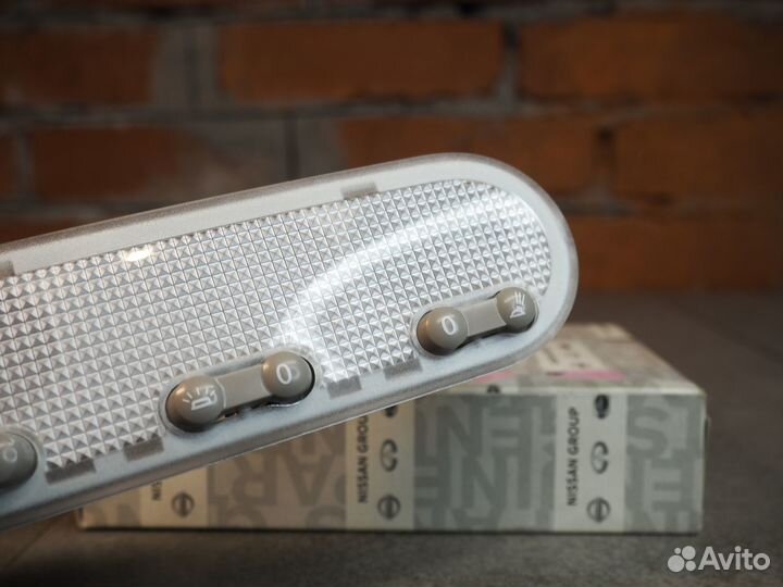 Плафон салонный Nissan Almera G15