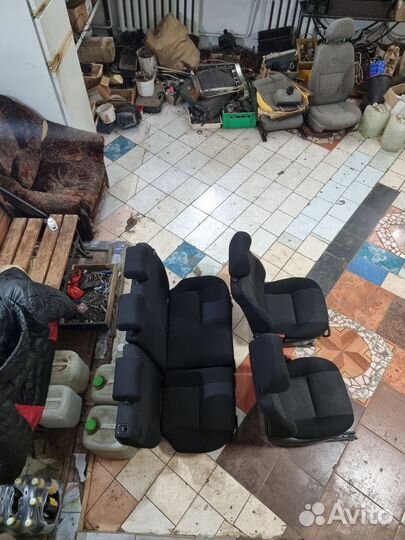 Продам. Комплект сиденьев калина 2 хэтчбек