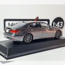LEXUS レクサス　NX \"F SPORT\" 1/43スケール lexus ls 460 - Товары для хобби и отдыха в Москве | Авито