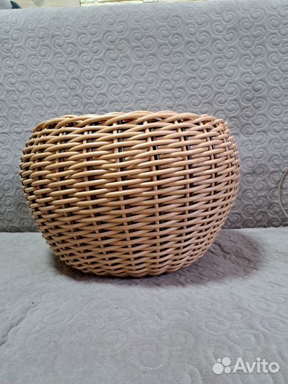 Кашпо из искусственного ротанга
