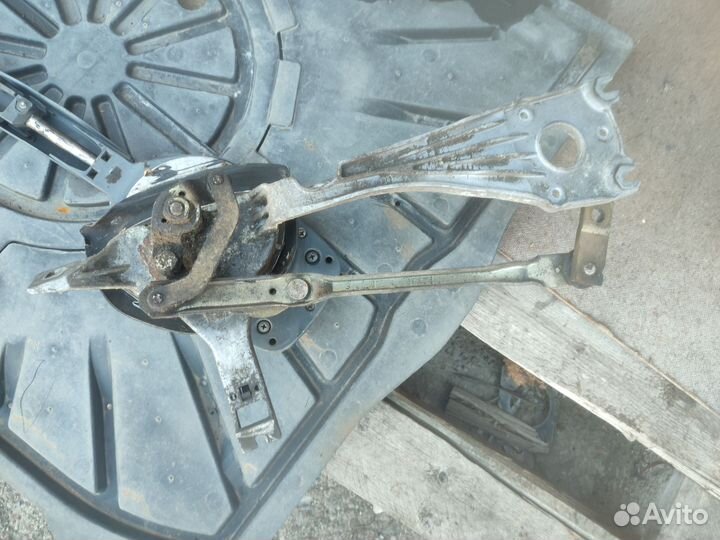 Трапеция дворника мерседес w124