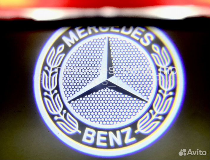 Подсветка окружения с проекцией логотипа Мерседес
