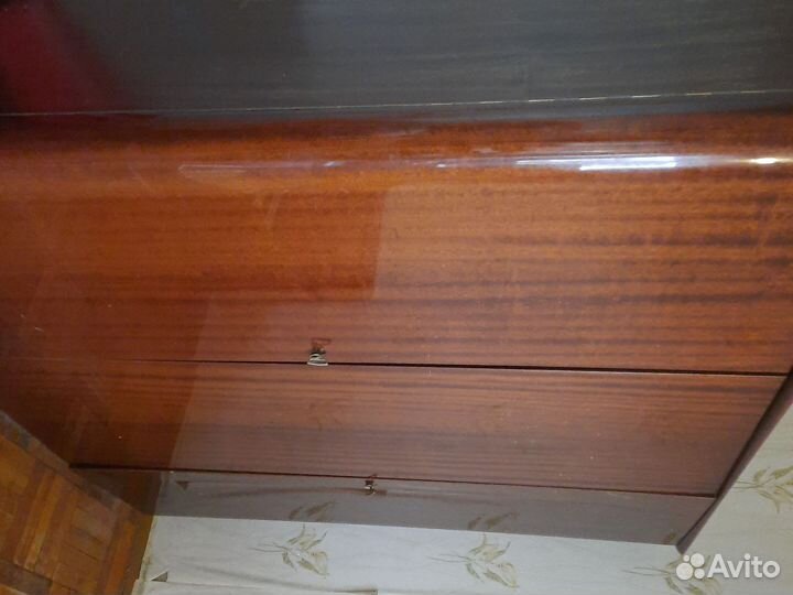 Шкаф шифоньер