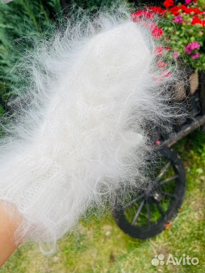 Варежки пуховые белые женские