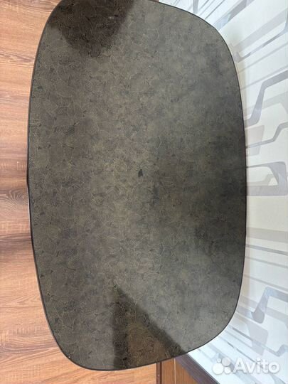 Журнальный столик на колесах