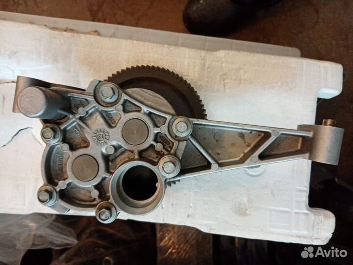 Масляный насос Scania P R G 2142111