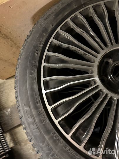 Bridgestone Blizzak Ice 245/50 R18