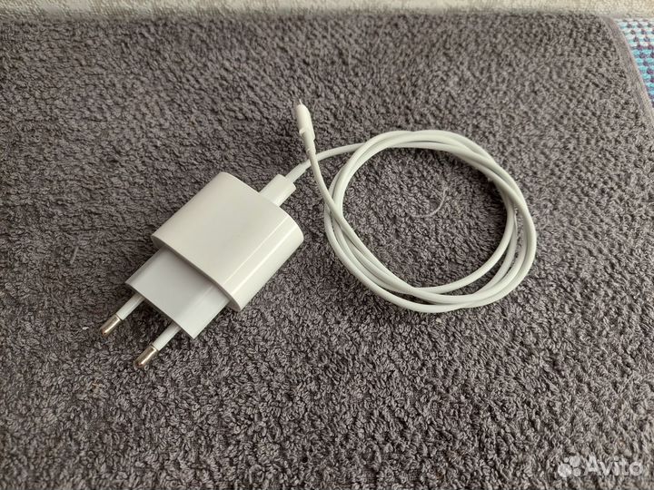 Зарядка на iPhone 20w