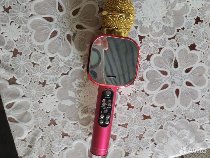 Микрофон в отличном состоянии, светиться