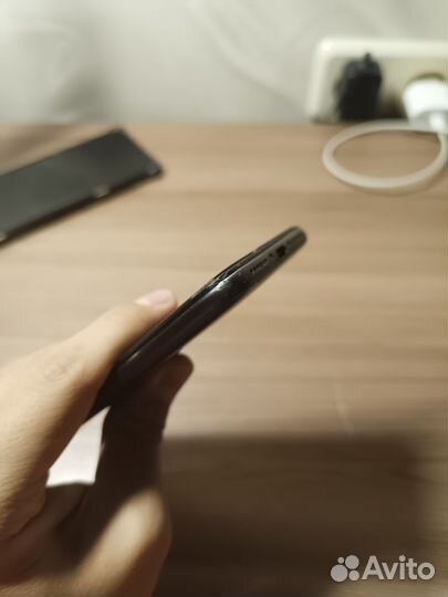 Xiaomi Pocophone F1, 6/64 ГБ