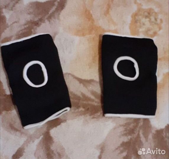 Наколенники