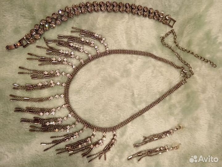 Колье ожерелье