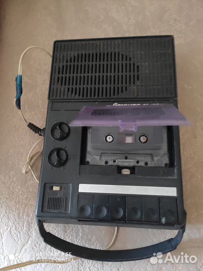 Кассетный магнитофон 