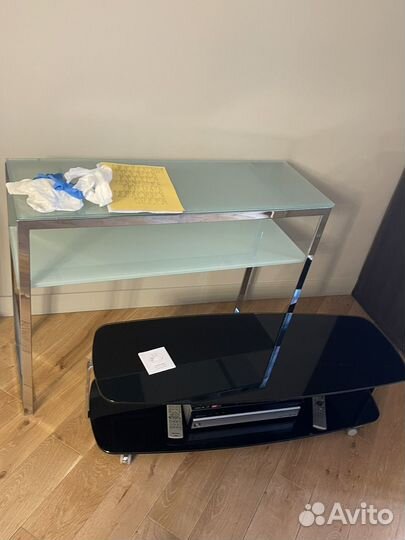 Стеклянная тумба под тв