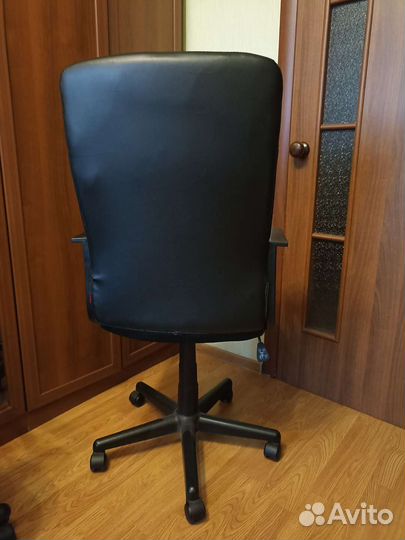 Компьютерное кресло