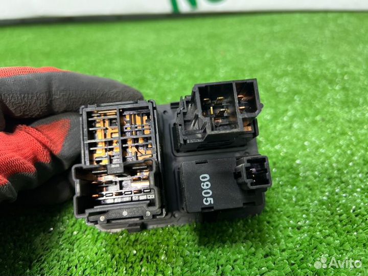 Блок управления зеркалами Nissan Almera N16 1.5