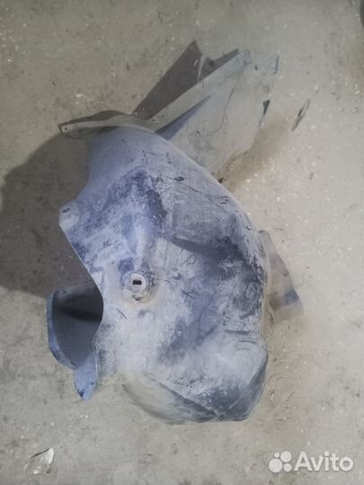 Подкрылок передний правый Volkswagen Polo Sed RUS