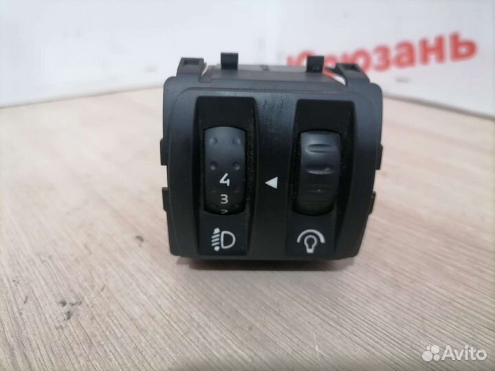 Кнопка коректора фар Renault Fluence