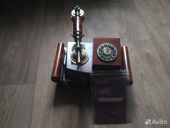 Ретро-телефон