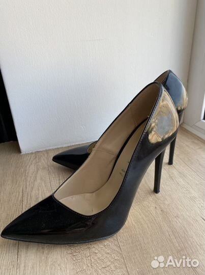 Туфли черные лаковые Sisley 38