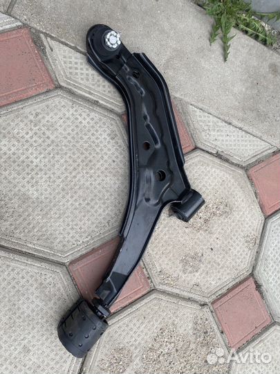 Новый Рычаг nissan almera N15 1995-1999