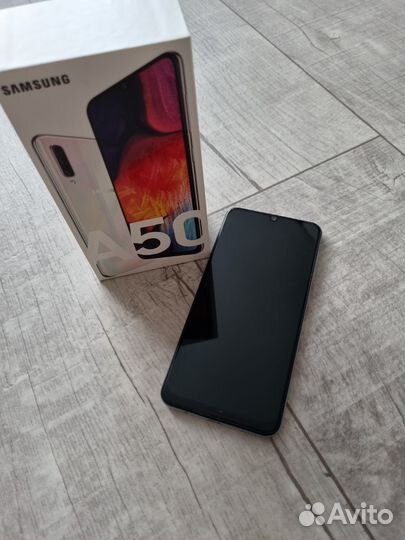 Samsung Galaxy A50, 4/64 ГБ