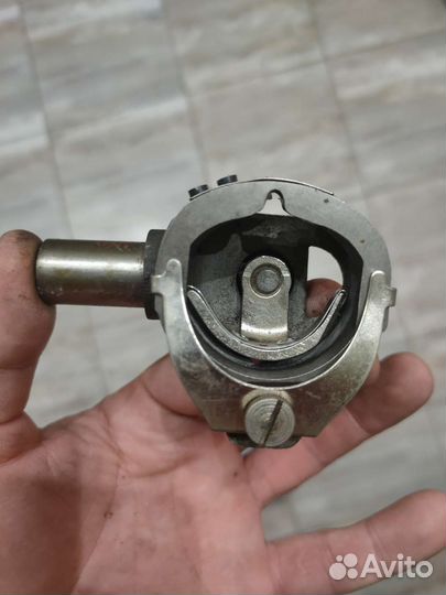 Челночное устройство