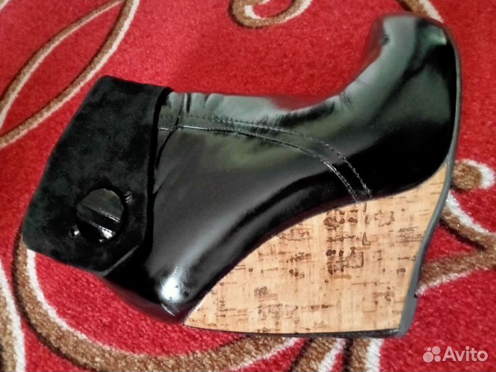 Ботинки женские