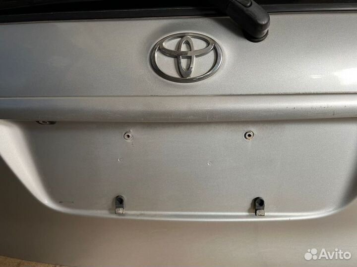 Дверь багажника Toyota Ipsum ACM26 2AZ