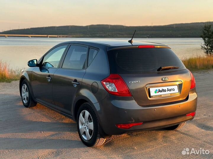 Kia Ceed 1.6 AT, 2011, 140 000 км