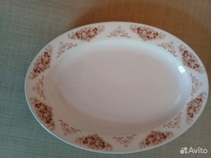 Фарфоровое блюдо
