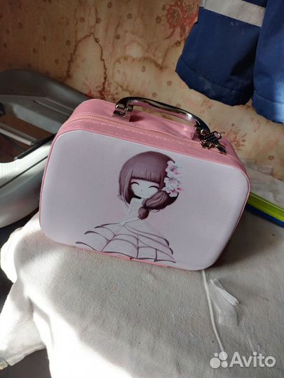 Детская косметика в чемодане